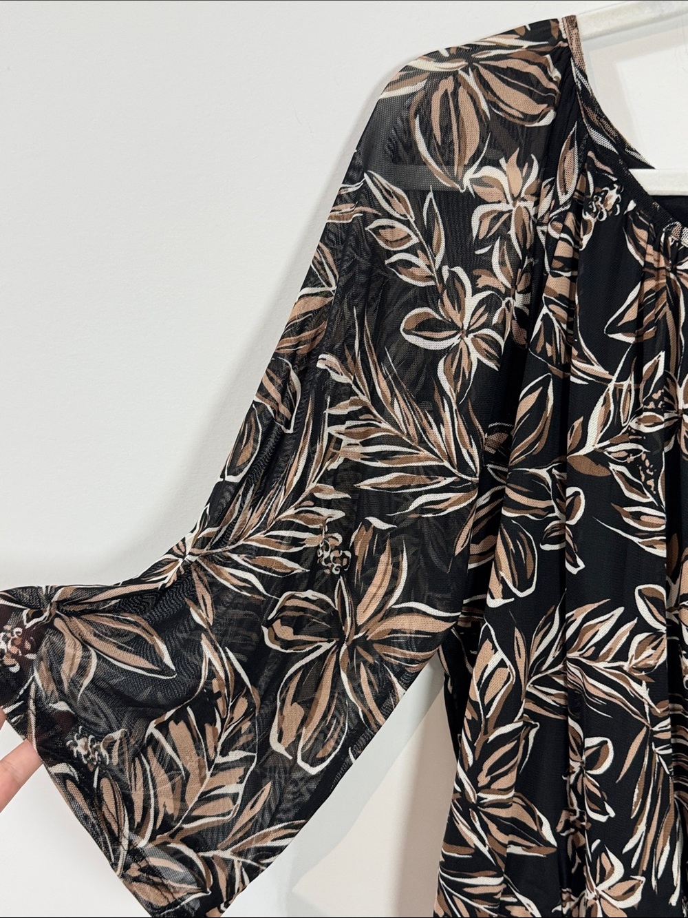 Harper Black and Tan Floral Flowy Sheer Sleeve Blouse - Size Small - Picture 4 of 9